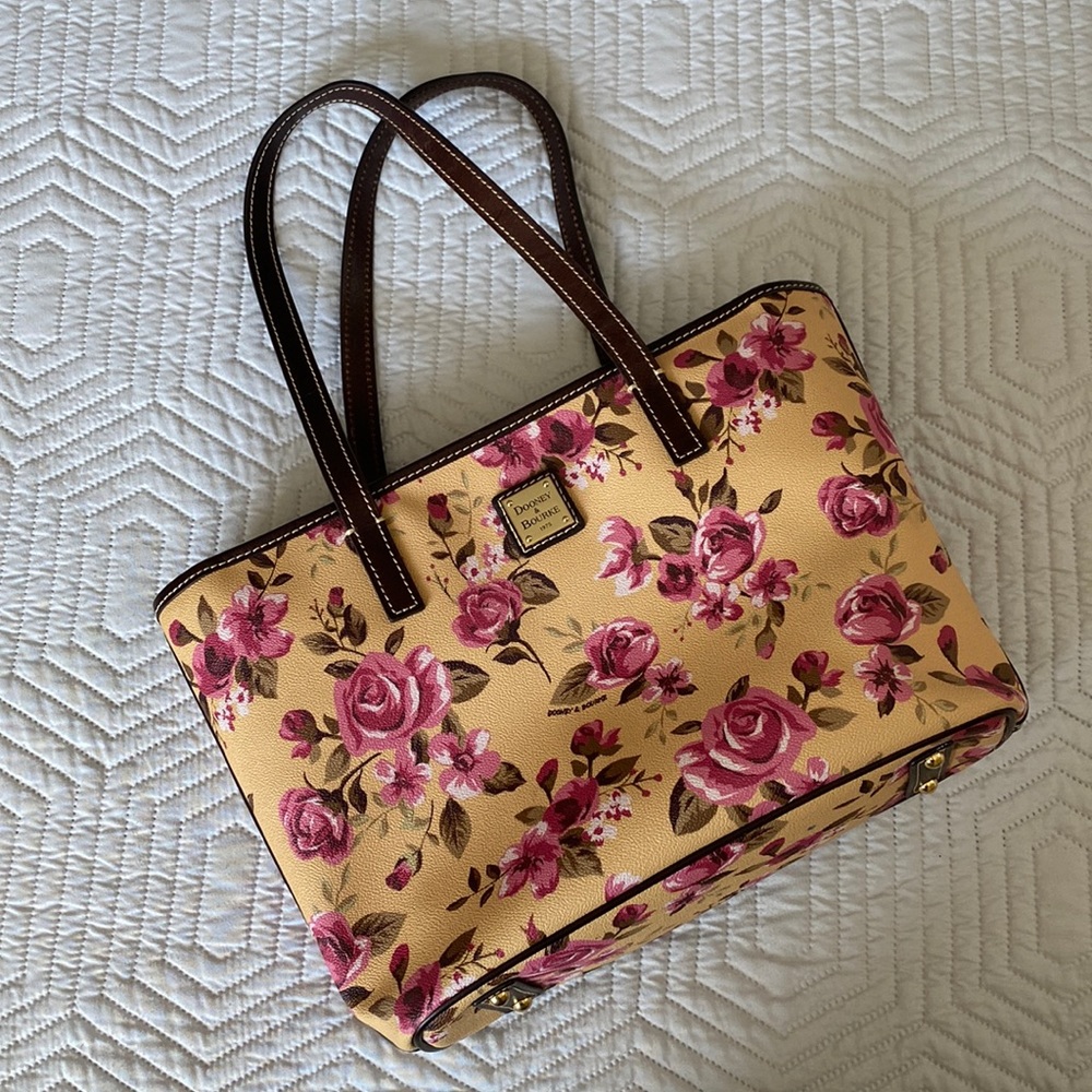 Women’s Dooney & Bourke Tote Purse
